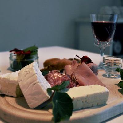 Käse, Wein und Platten